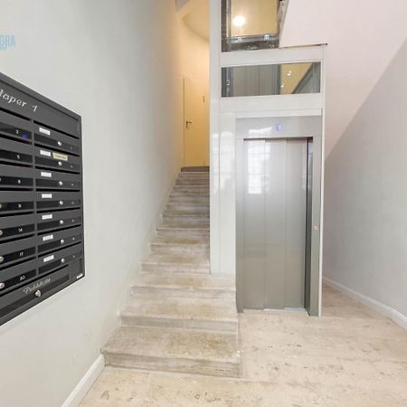 Slataper 11 Tirabora Short Rent Apartment Триест Екстериор снимка